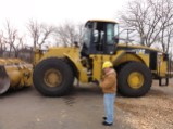 40 ton CAT with 8 yard bucket